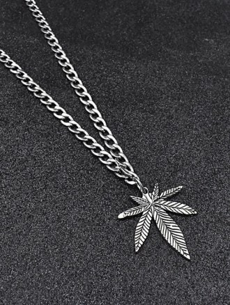 Hemp Leaf Pendant Chain Necklace