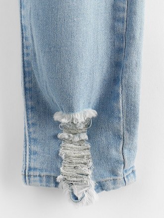 Ribbed Cropped Tank Top And Shredded Distressed Light Wash Skinny Jeans Set