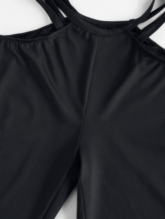 Solid Ladder Cutout Side Biker Shorts